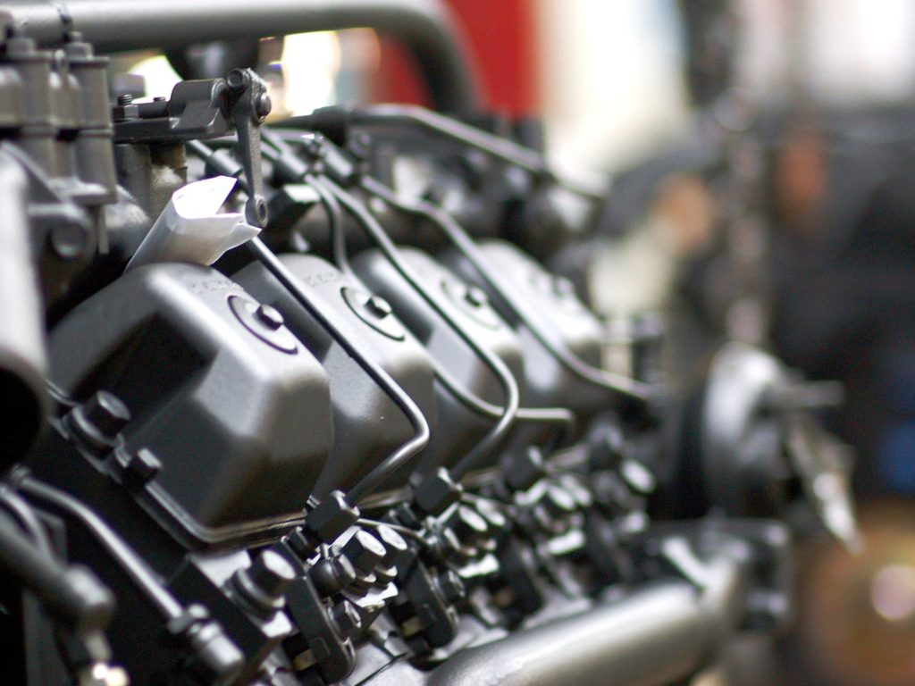 Какие звуки говорят о поломках в двигателе КАМАЗа?