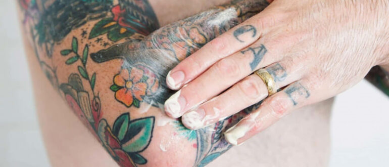 Уход за новой татуировкой