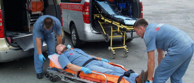 Как надёжно фиксируют пациентов при транспортировке