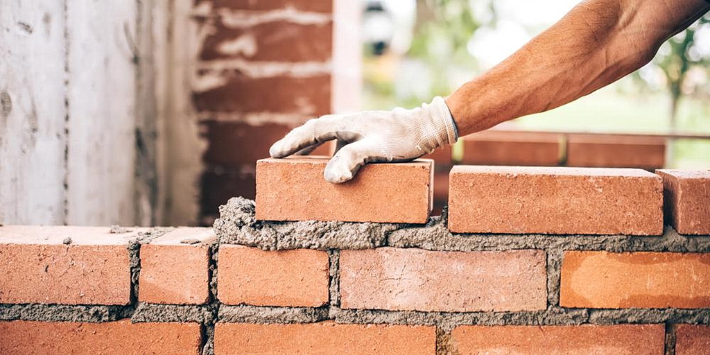 Преимущества и недостатки кирпича как строительного материала