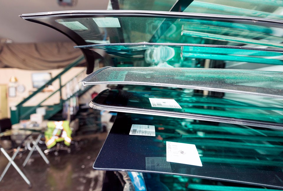 Замена и ремонт лобового стекла для автомобиля – советы и рекомендации