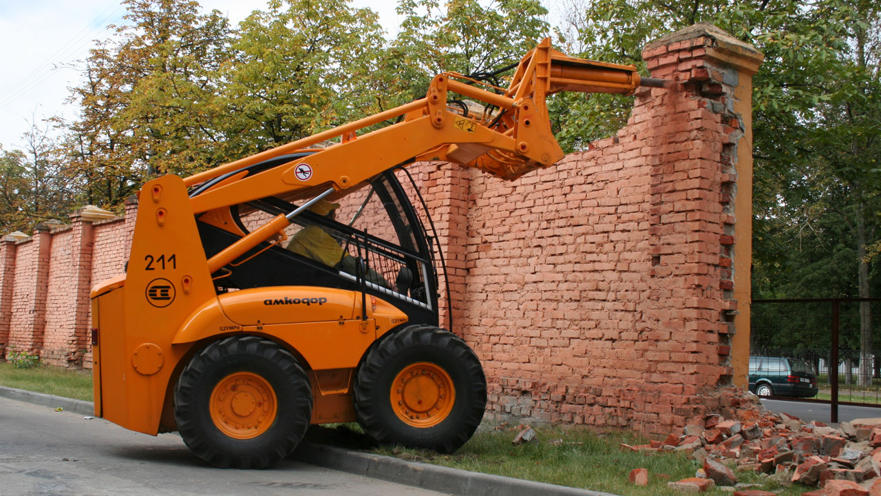 Погрузчики с бортовым поворотом их компактность и маневренность в работе