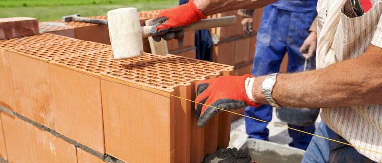 Керамические блоки в малоэтажном строительстве: преимущества, виды и применение